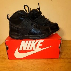 🔥Nike Manoa LTR🔥